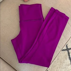 Lululemon Wunder Unders in stunning berry color!